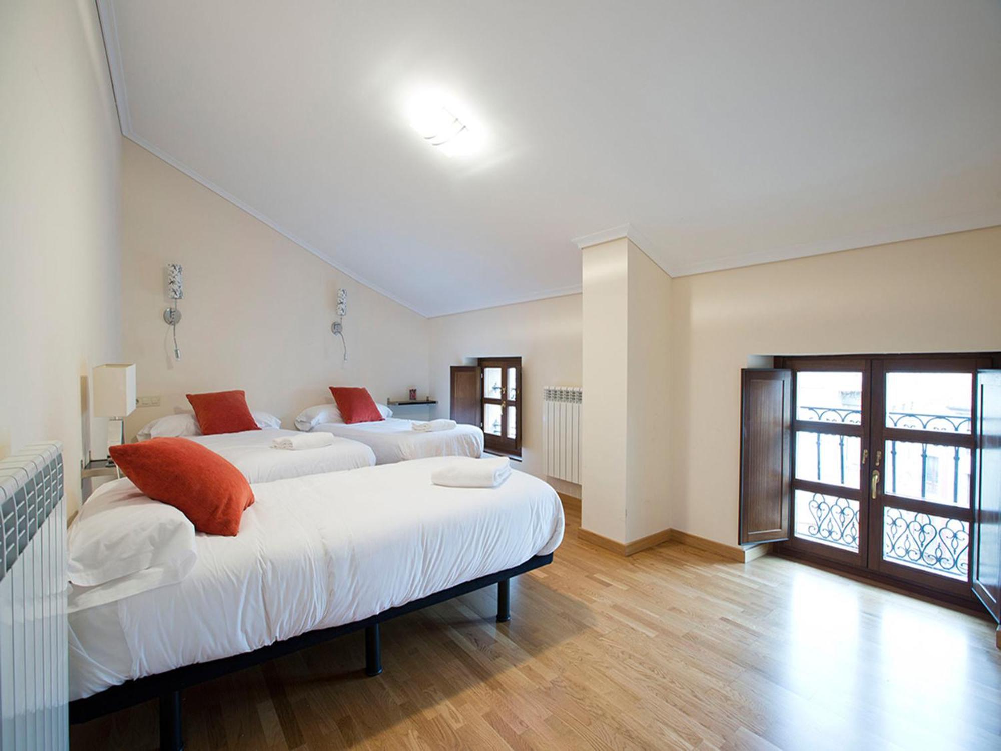 Apartamentos Senorio De Haro 3000 Exteriör bild
